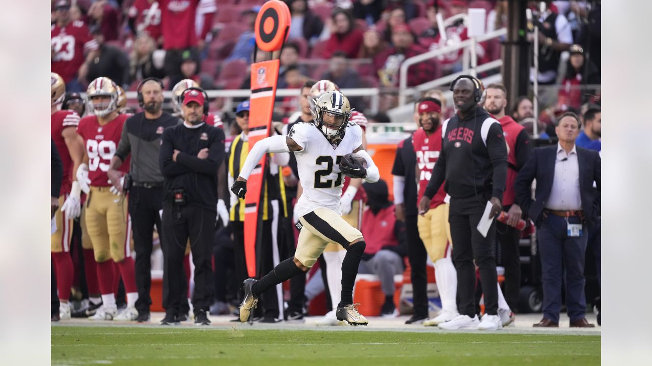 New Orleans Saints cornerback Alontae Taylor (27) looks into the backfield  during an NFL football game against the San Francisco 49ers, Sunday,  Nov.27, 2022, in Santa Clara, Calif. (AP Photo/Scot Tucker Stock