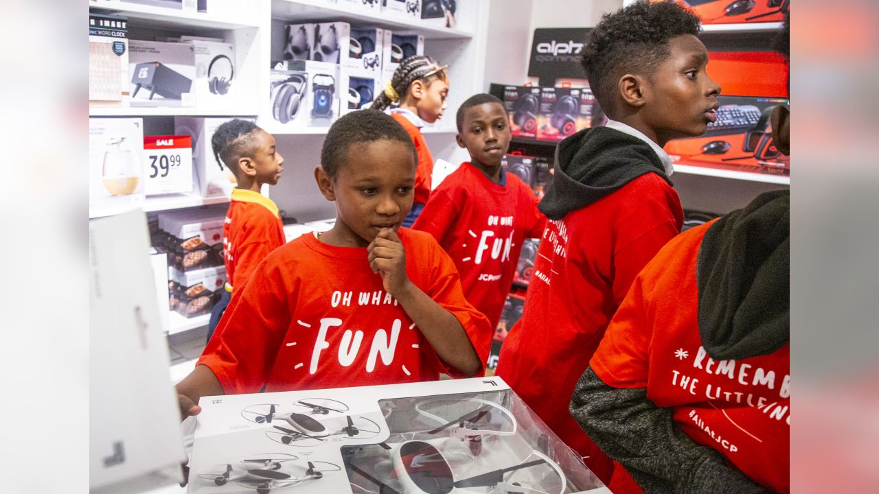 Photos: New Orleans Saints Cam Jordan takes 25 kids on holiday shopping  spree, Photos