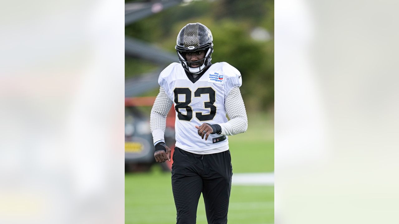 Photos: Saints practice in London, debut black helmets