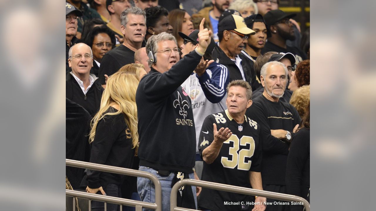 Carolina Panthers vs. New Orleans Saints. Fans support on NFL Game.  Silhouette of supporters, big screen with two rivals in background Stock  Photo - Alamy