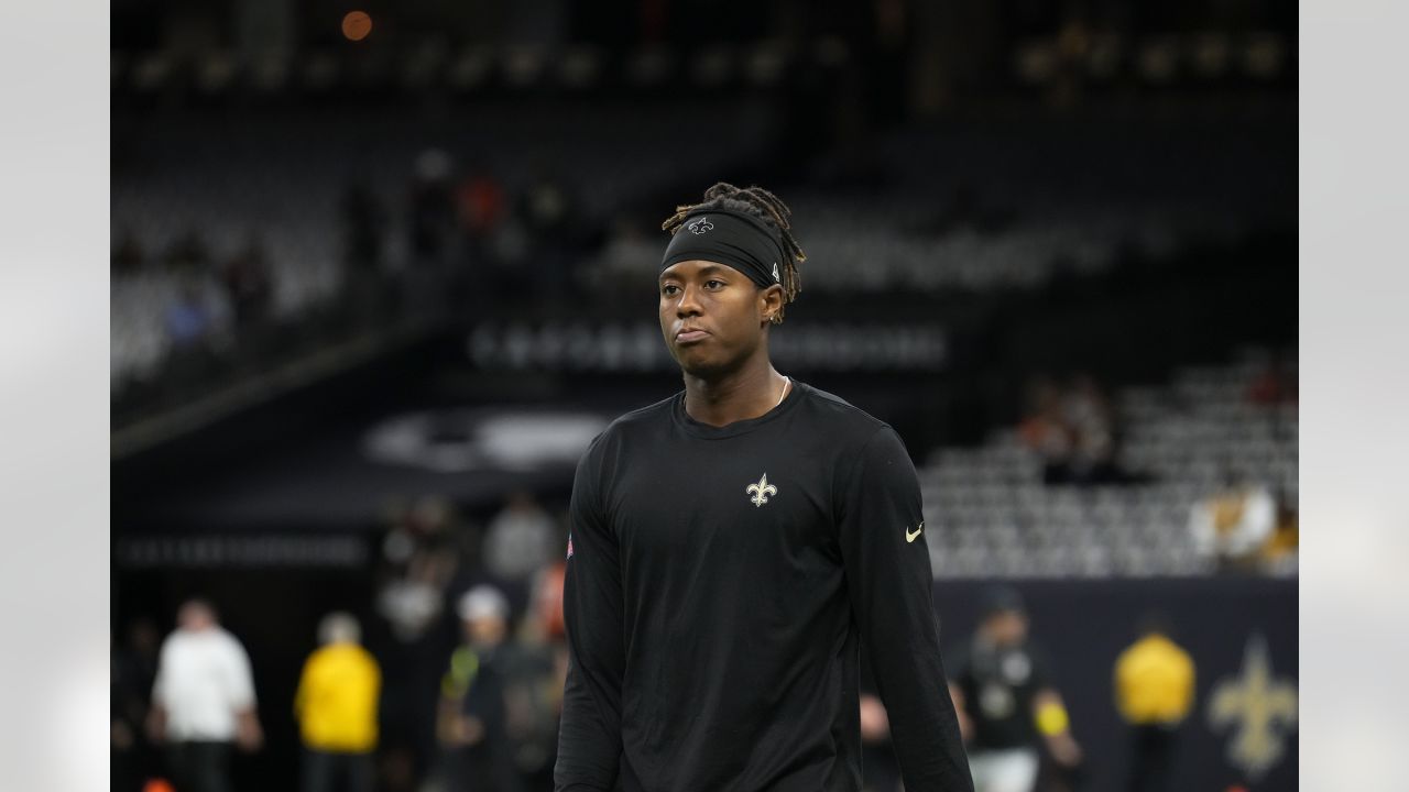 New Orleans, USA. 18th Dec, 2022. New Orleans Saints wide receiver Rashid  Shaheed (89) catches this pass on Atlanta Falcons safety Jaylinn Hawkins  (32) en route to a /68-yard touchdown during the