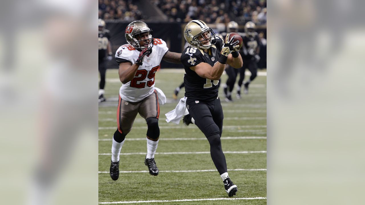 Lance Moore Of The New Orleans Saints In Post Game Interview With CBS  Sports At The Louisiana Superdome Nov 24, 2008 Stock Photo, Picture and  Royalty Free Image. Image 24484024.