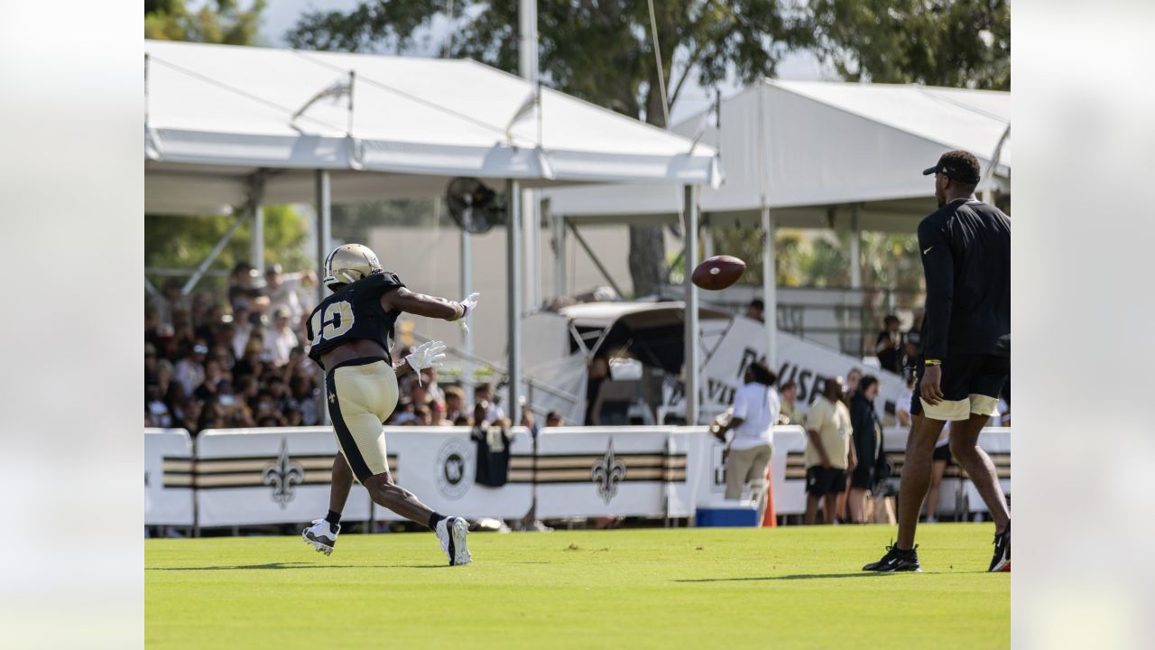 New Orleans Saints rookie cornerback Alontae Taylor taking hands-on  approach to training camp