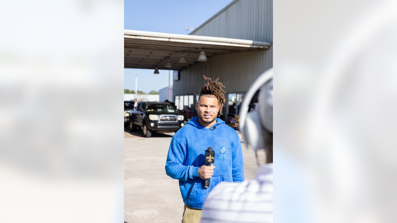 WATCH: A Wholesome Video of Tyrann Mathieu Handing Out Turkeys for  Thanksgiving - EssentiallySports