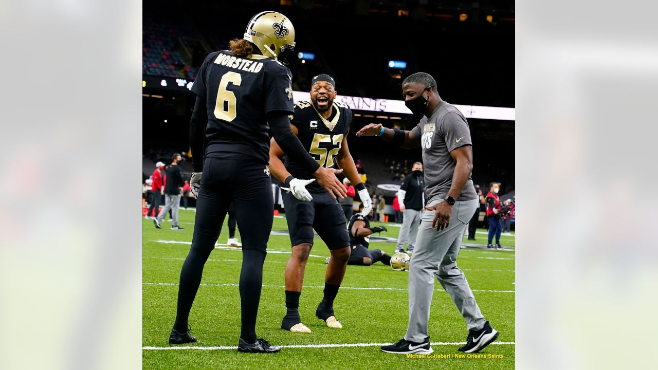 New Orleans Saints kicker Thomas Morstead (6) kicks off in an NFL