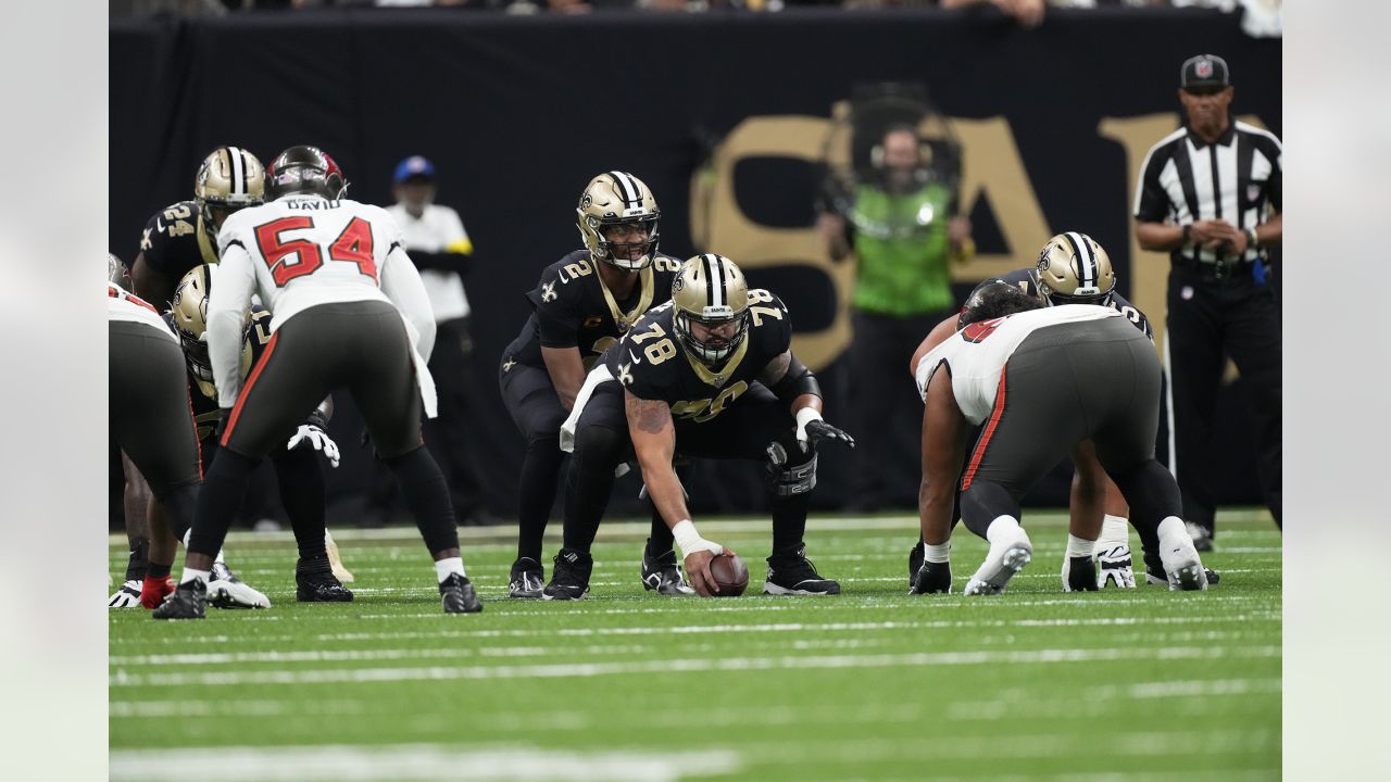 Source -- Saints' Andrus Peat out 6 weeks for broken arm - ESPN