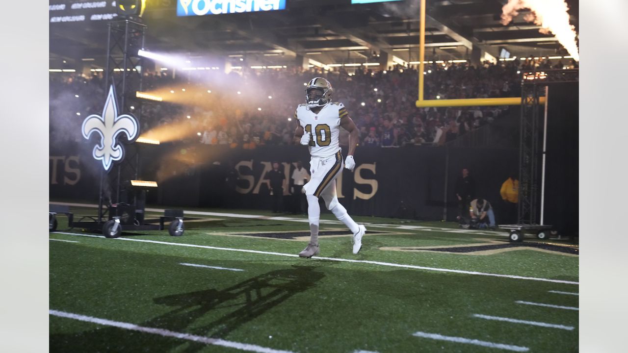 New Orleans Saints wide receiver Tre'Quan Smith (10) runs through drills at  the team's NFL football minicamp in Metairie, La., Thursday, June 15, 2023.  (AP Photo/Gerald Herbert Stock Photo - Alamy