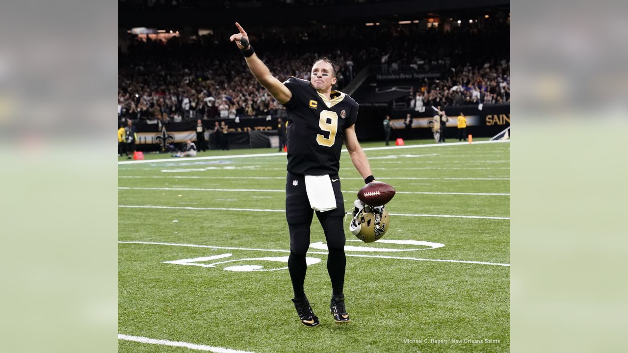 Drew Brees sets TD pass record in Saints' Monday night rout 