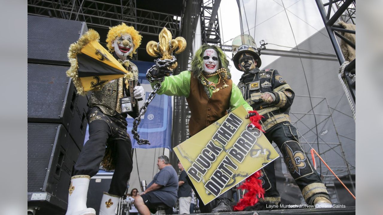 New Orleans Saints - Happy Halloween #Saints fans! Have a Saints-related  Halloween costume or pumpkin? Email a picture of it to:  neworleanssaints.saintshalloween@pixlee.com - we will post our favorites on  our website ->