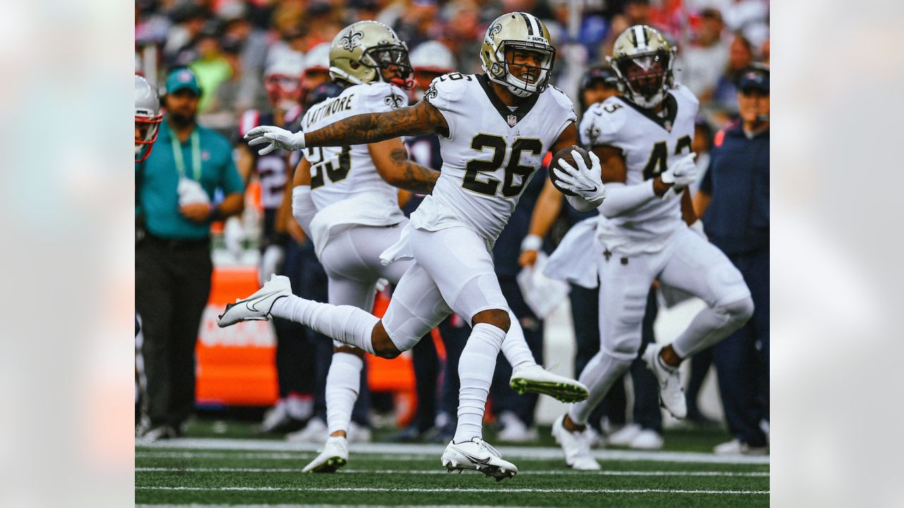 PHOTO: New Orleans Saints P.J. Williams suffers whiplash neck injury 