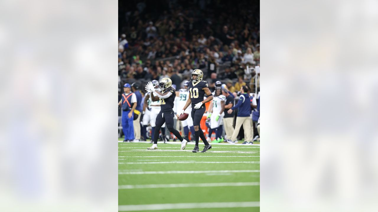 New Orleans Saints wide receiver Tre'Quan Smith warms up before an NFL  football game against the San Francisco 49ers in Santa Clara, Calif.,  Sunday, Nov. 27, 2022. (AP Photo/Jed Jacobsohn Stock Photo 