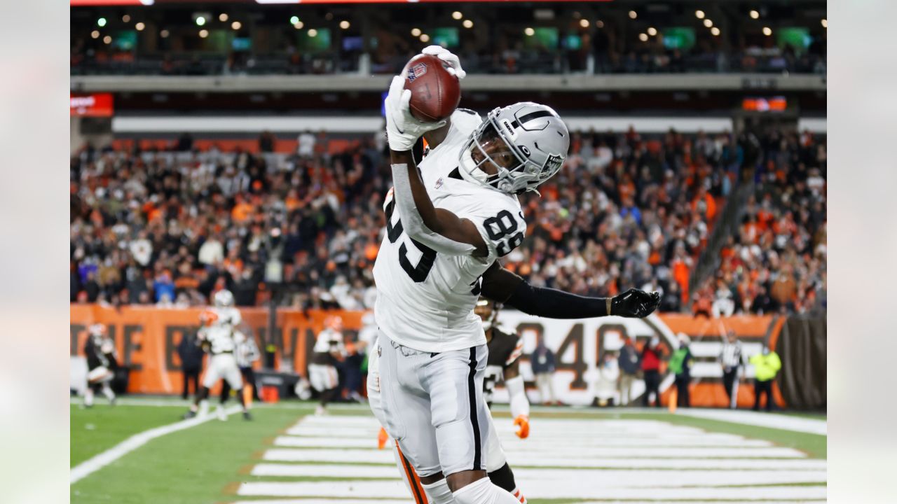 New Orleans Saints signing former Raiders third-round WR Bryan Edwards