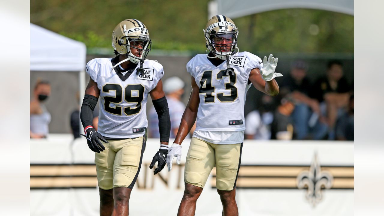 New Orleans Saints linebacker Chase Hansen (40) carries the ball