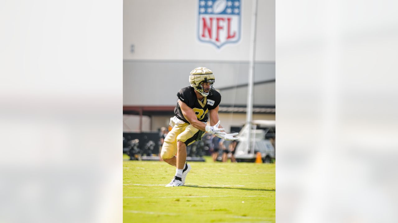 Metairie, USA. 05th Aug, 2023. Tight end Juwan Johnson (83) catches a pass  during New Orleans Saints training camp at the Ochsner Sports Performance  Center Indoor Facility in Metairie, Louisiana on Saturday