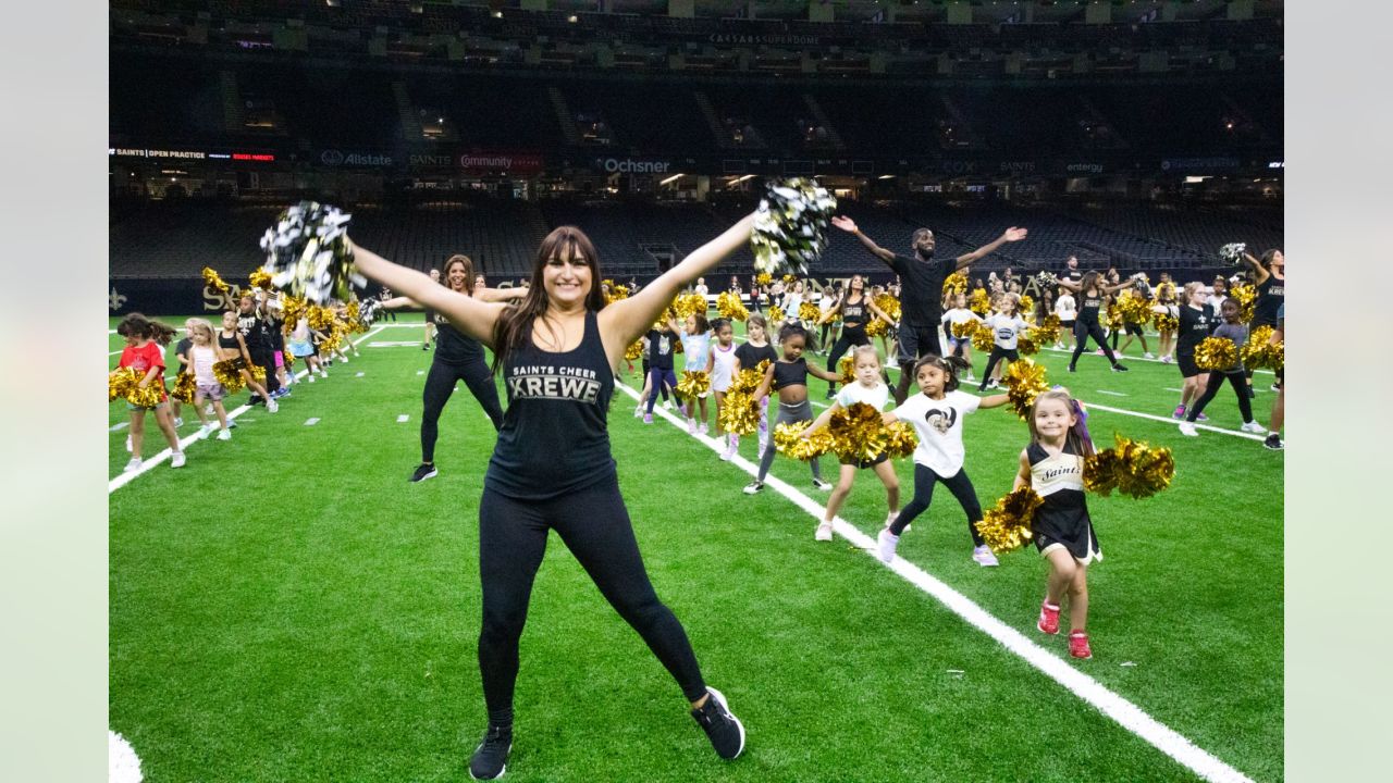 Rams Junior Cheerleaders halftime performance