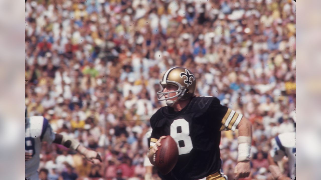 New Orleans Saints' guarterback Archie Manning stands with his arms News  Photo - Getty Images