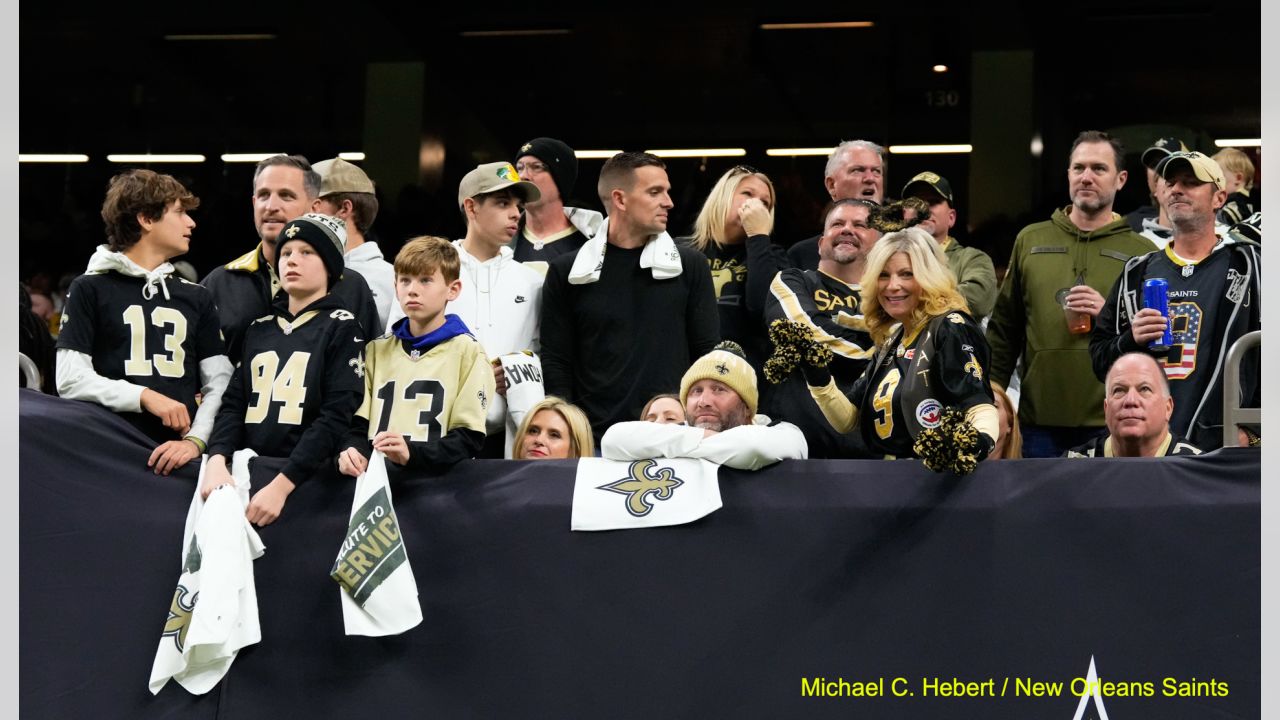 Photos: Saints Sideline Guests and Fans