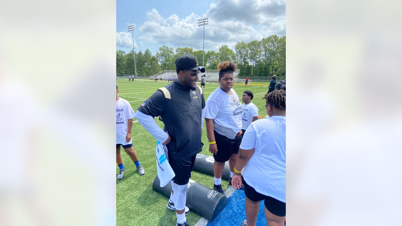 Saints DT Malcolm Roach holds football camp for kids - Canal