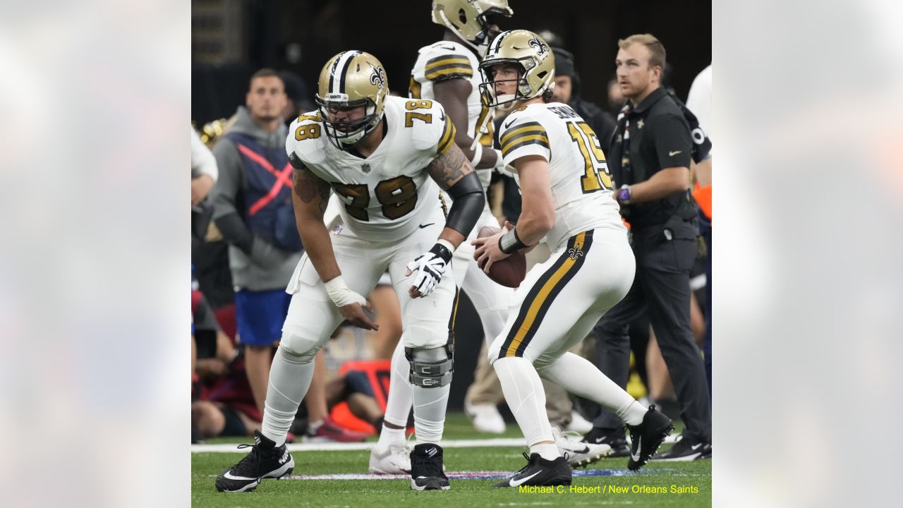 Trevor Siemian comes off bench to help Saints shock Tom Brady's