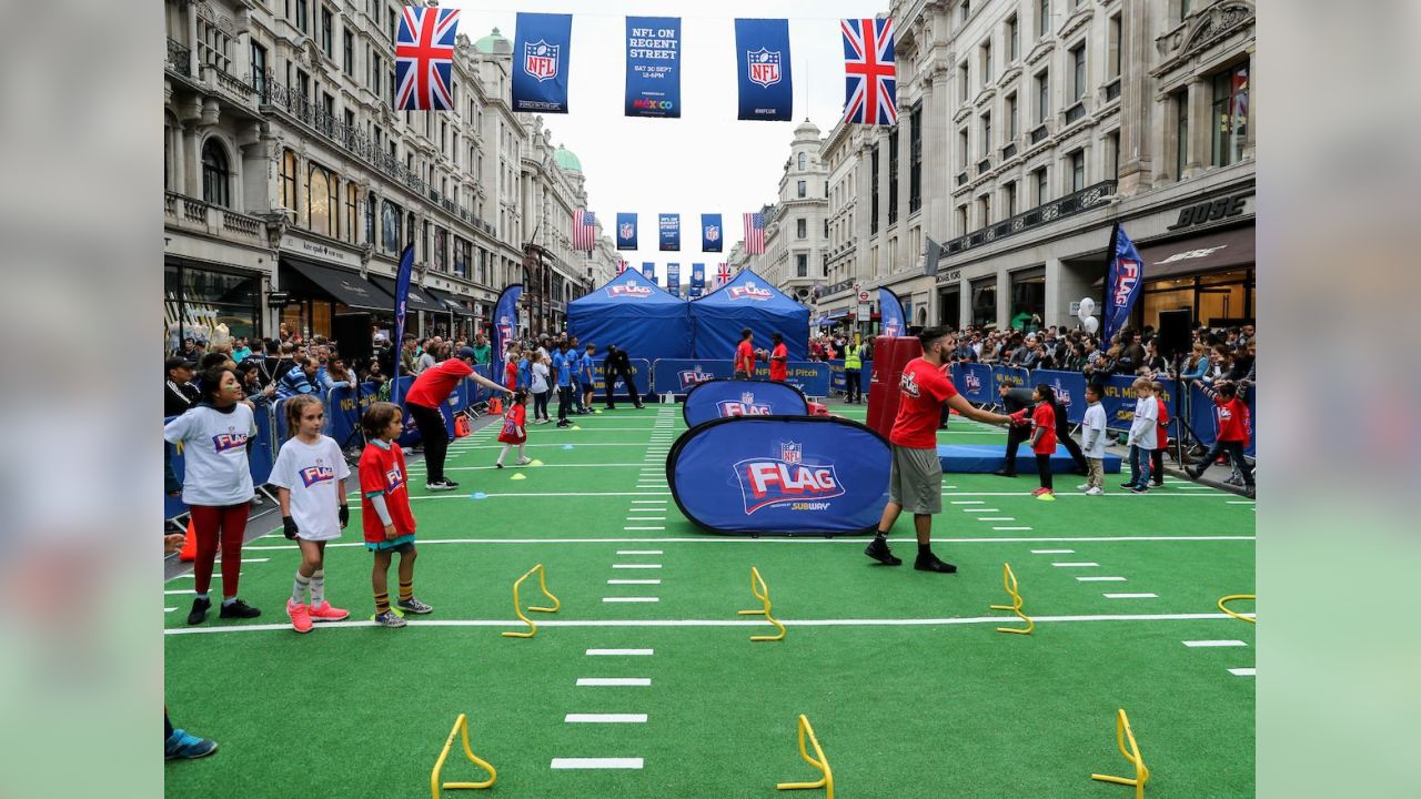 New Orleans Saints fans on Regents Street in London, ahead of a celebration  of American football Stock Photo - Alamy