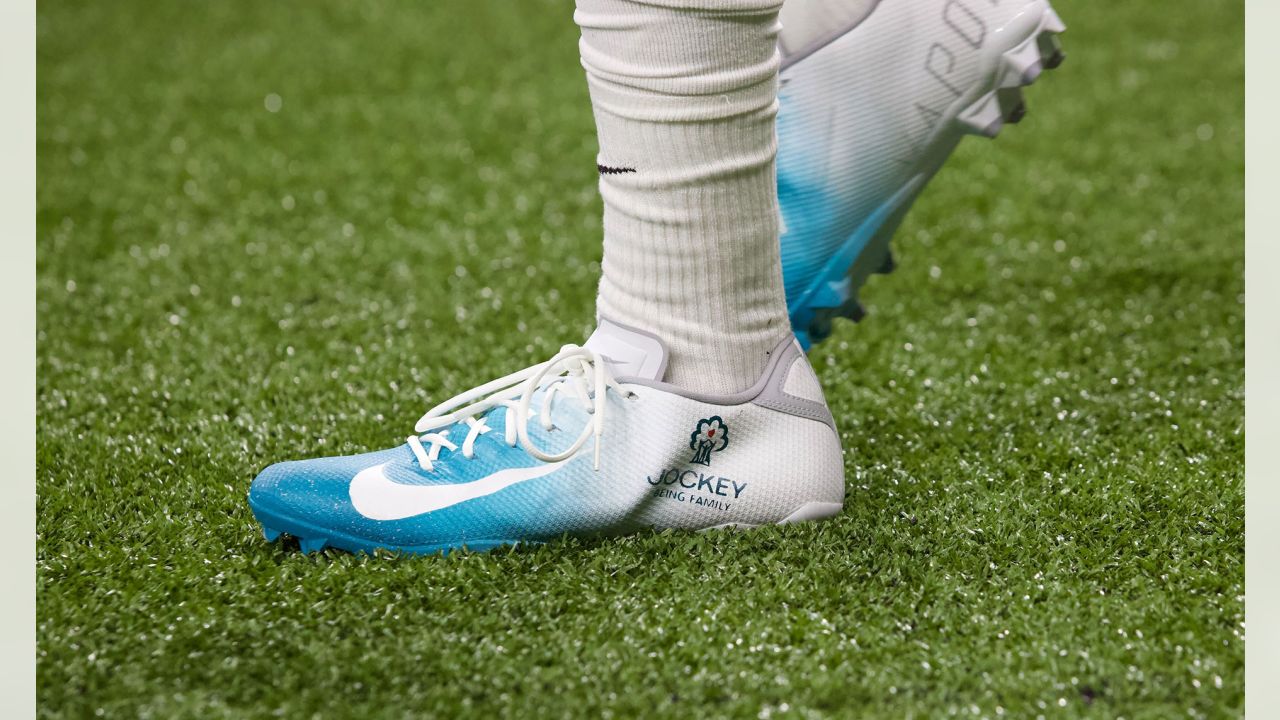 Saints players showcase My Cause, My Cleats shoes