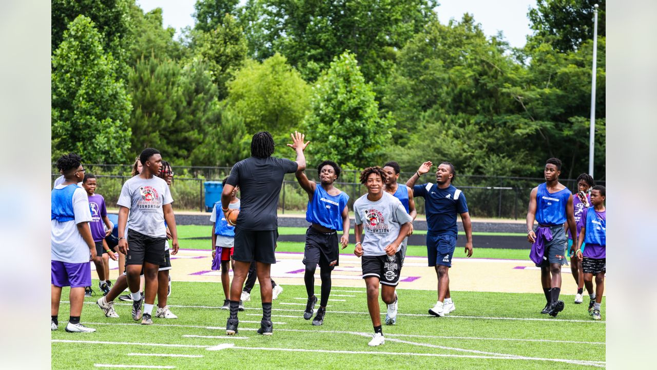 Photos: Jameis Winston hosts annual youth camp in Alabama