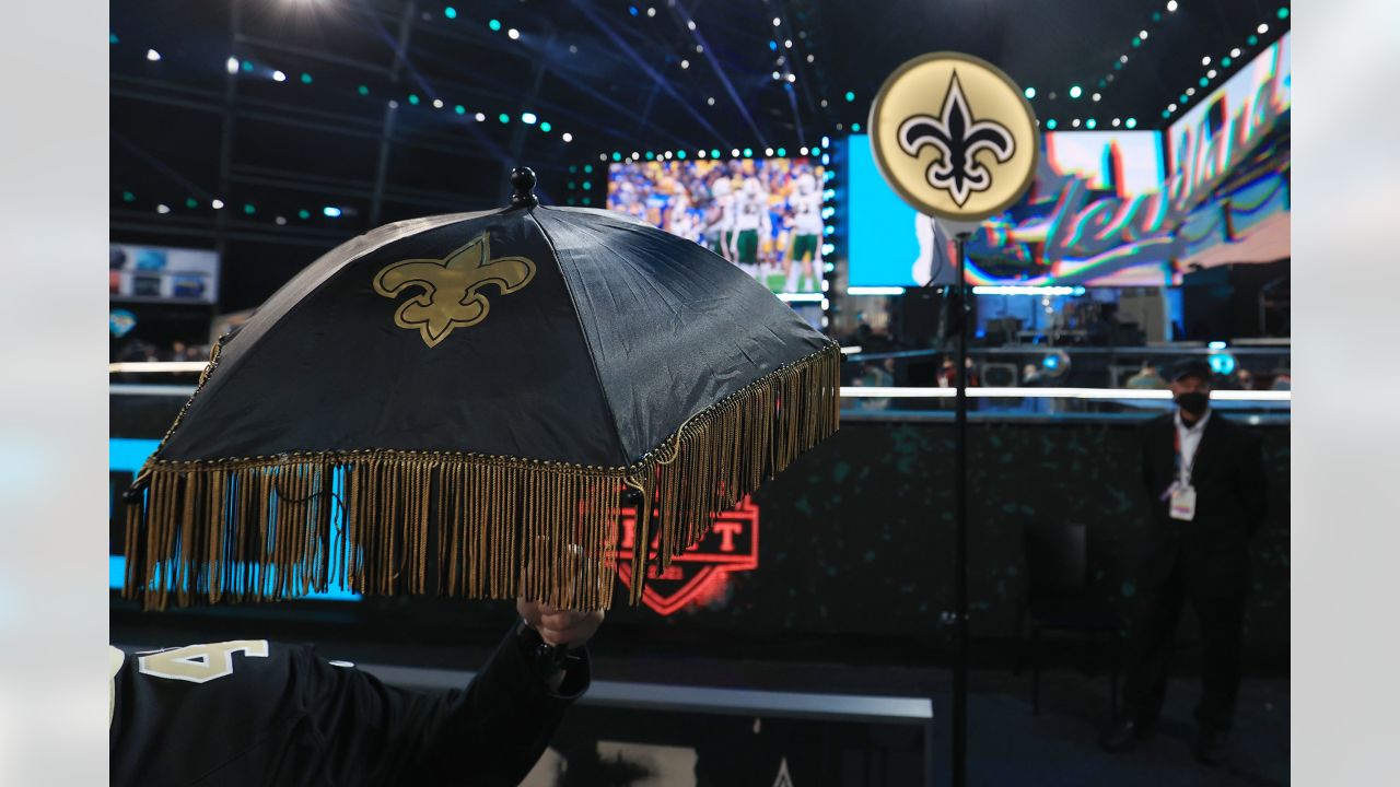 New Orleans Saints acquire 2022 16th and 19th overall picks from