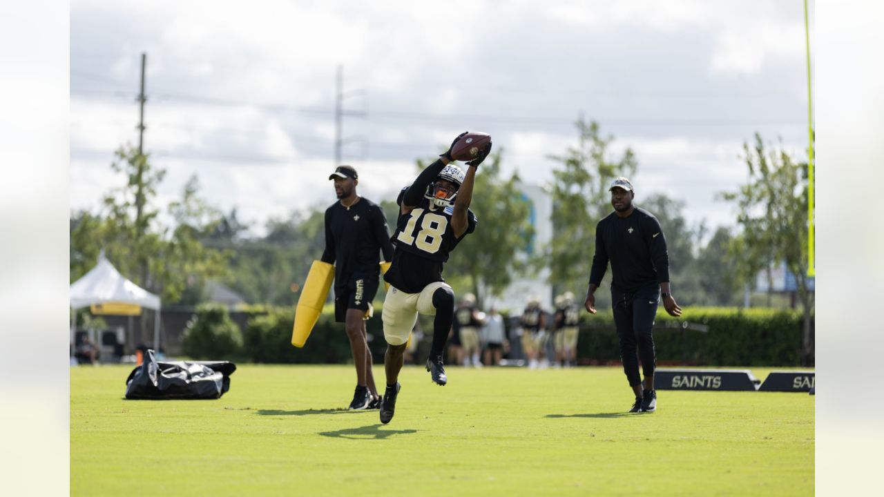 New Orleans Saints rookie cornerback Alontae Taylor taking hands-on  approach to training camp