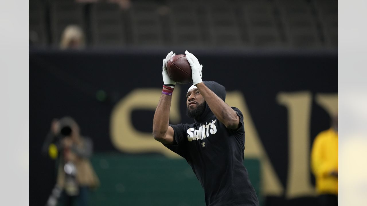 New Orleans Saints wide receiver Tre'Quan Smith (10) makes a fingertip  catch at the NFL team's football training camp in Metairie, La., Friday,  Aug. 4, 2023. (AP Photo/Gerald Herbert Stock Photo - Alamy