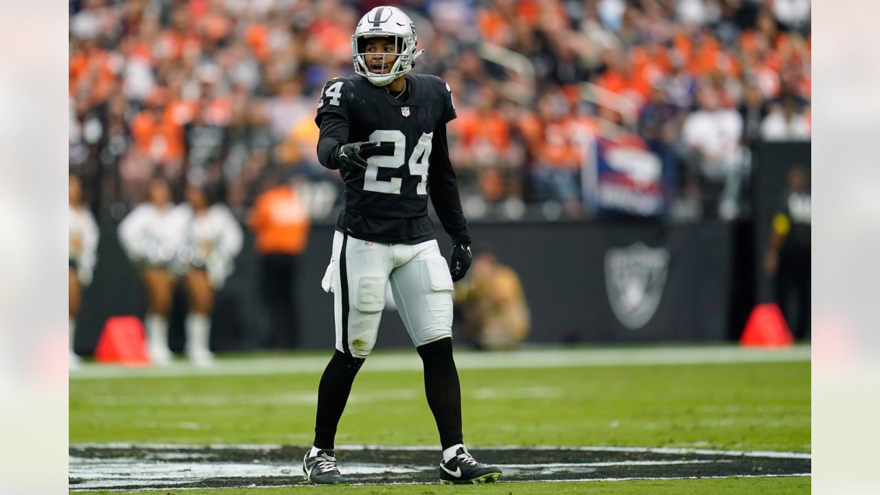 Las Vegas Raiders strong safety Johnathan Abram (24) warms up before the  start of an NFL footba …