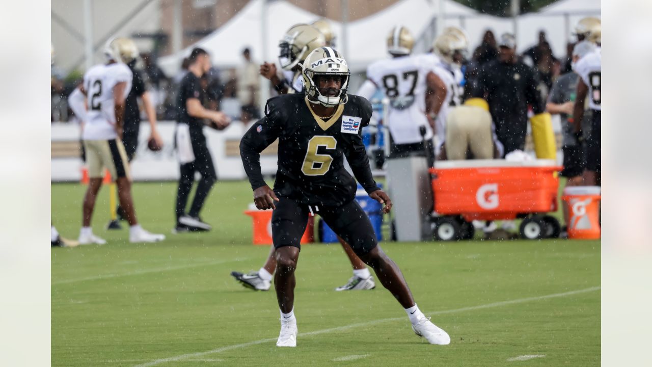 Saints QB Winston leaves practice with foot 'tweak'