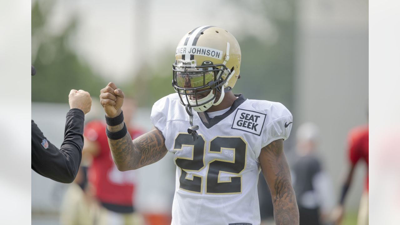 New Orleans Saints rookie defensive end Payton Turner exhibiting