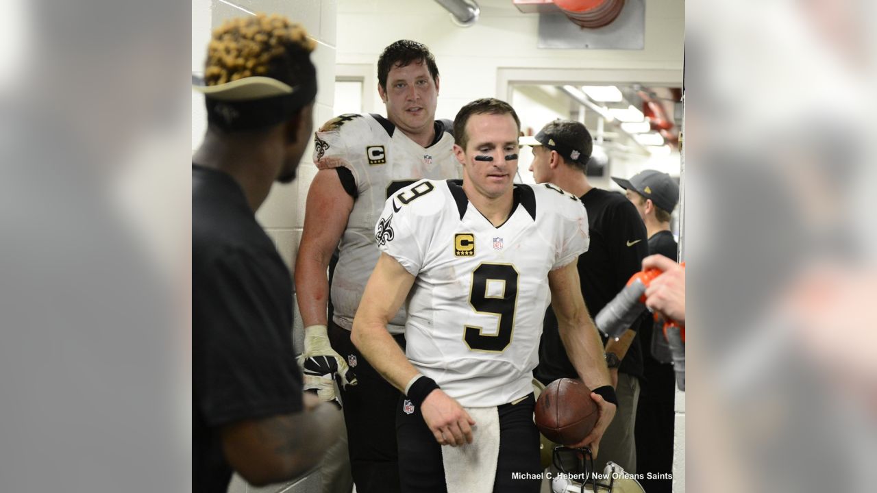 New Orleans, USA. 27th Dec, 2015. Jacksonville Jaguars helmet during the  game between the New Orleans Saints and the Jacksonville Jaguars at the  Mercedes-Benz Superdome in New Orleans, LA. Credit: Stephen Lew/Cal