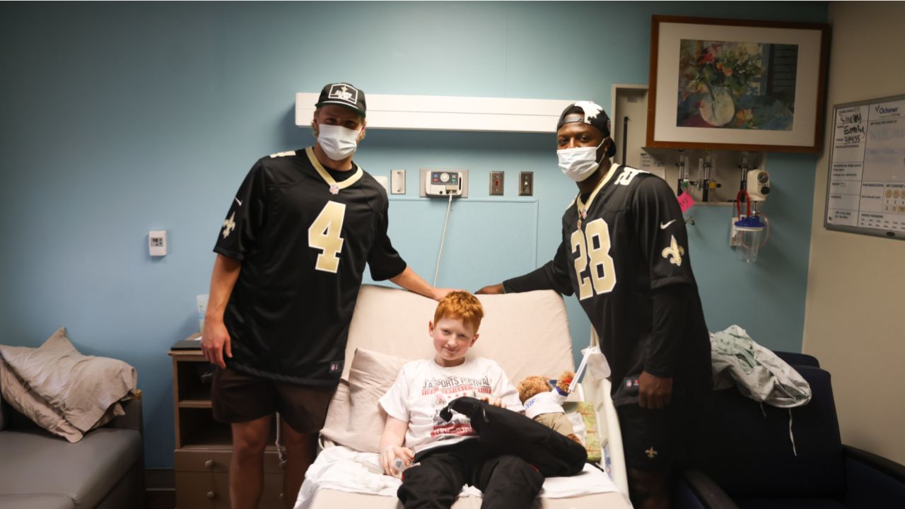 Photos: Saints players visit Ochsner patients in November