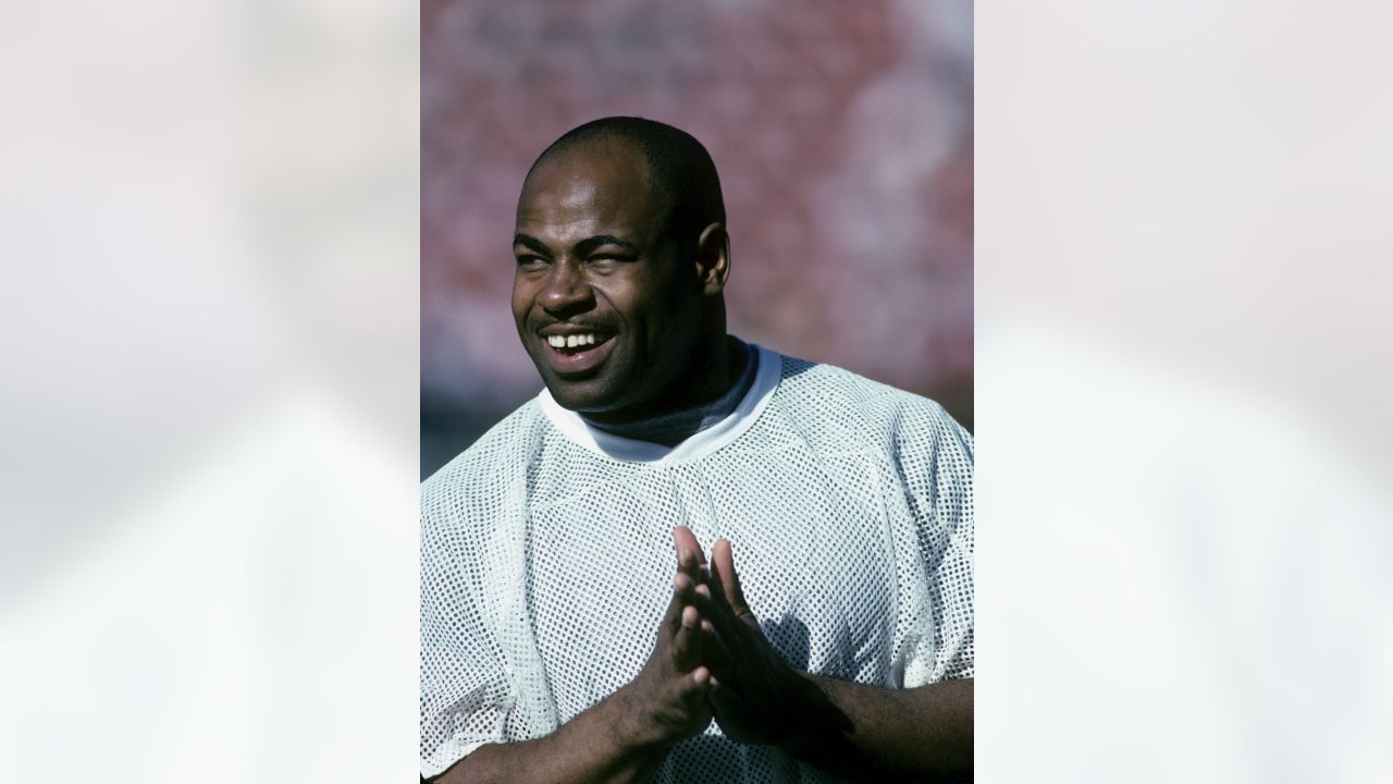 Saints to Induct 'Dome Patrol' Legend Sam Mills Into Ring of Honor - Sports  Illustrated New Orleans Saints News, Analysis and More