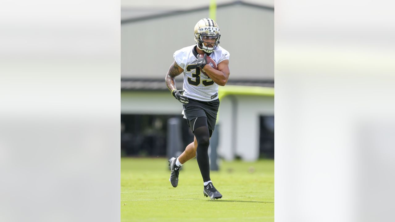 New Orleans Saints rookie running back Abram Smith relishes physical style