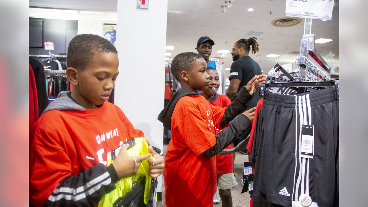 Photos: New Orleans Saints Cam Jordan takes 25 kids on holiday shopping  spree, Photos