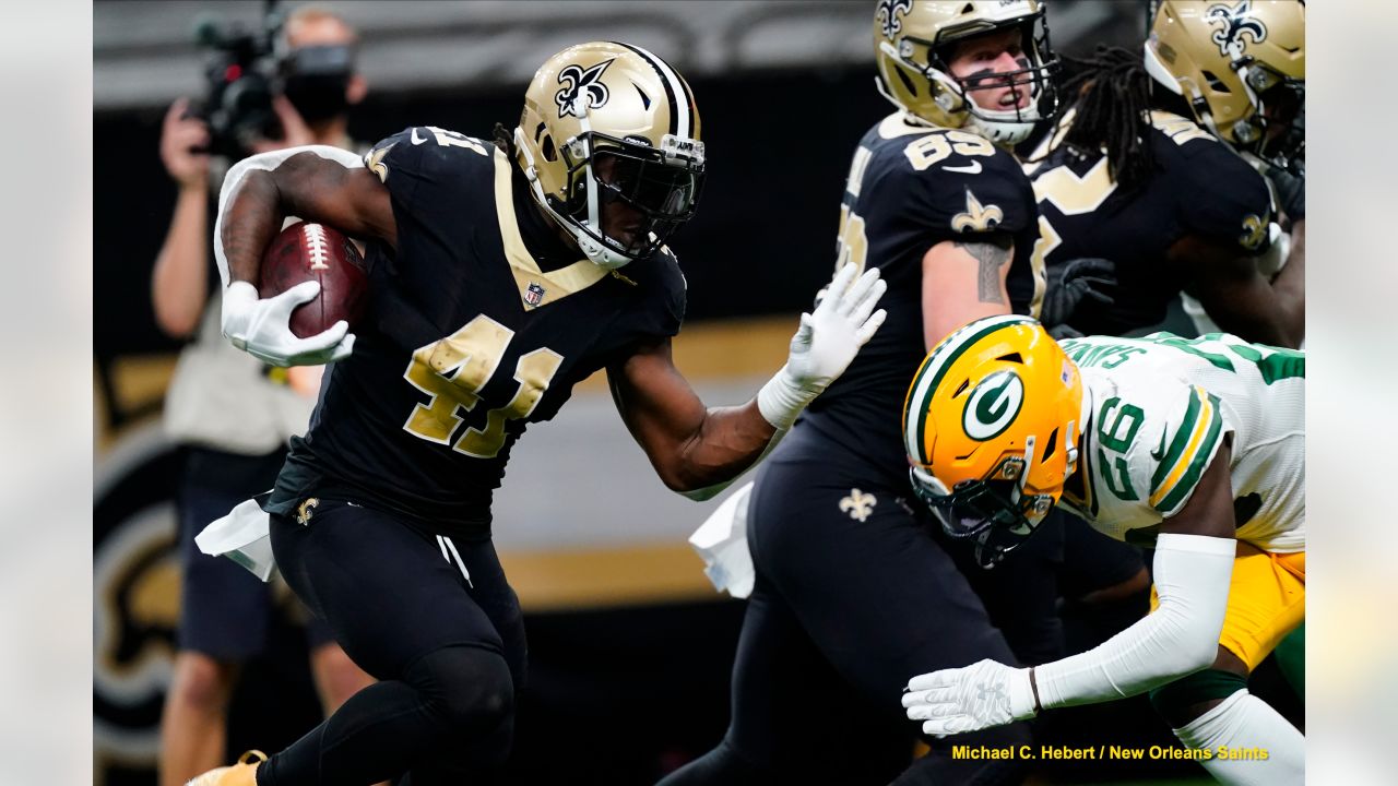 New Orleans Saints running back Alvin Kamara defying description