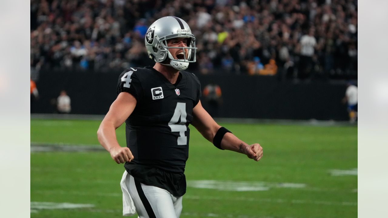 New Orleans Saints agree to terms with quarterback Derek Carr on