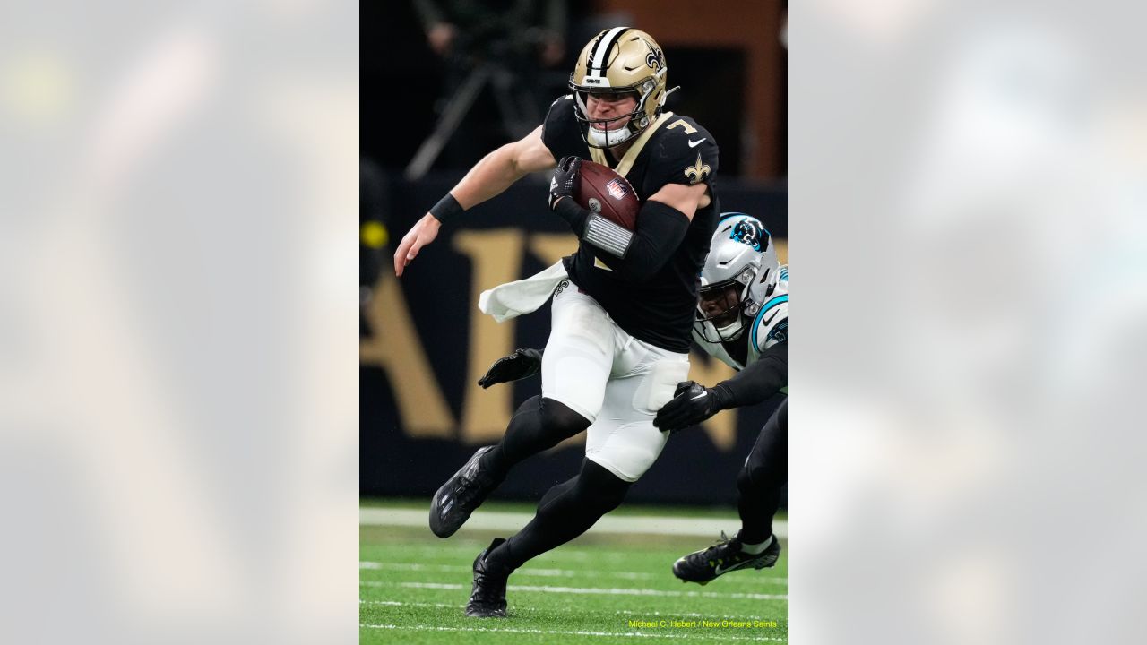 Carolina Panthers vs New Orleans Saints - January 02, 2022