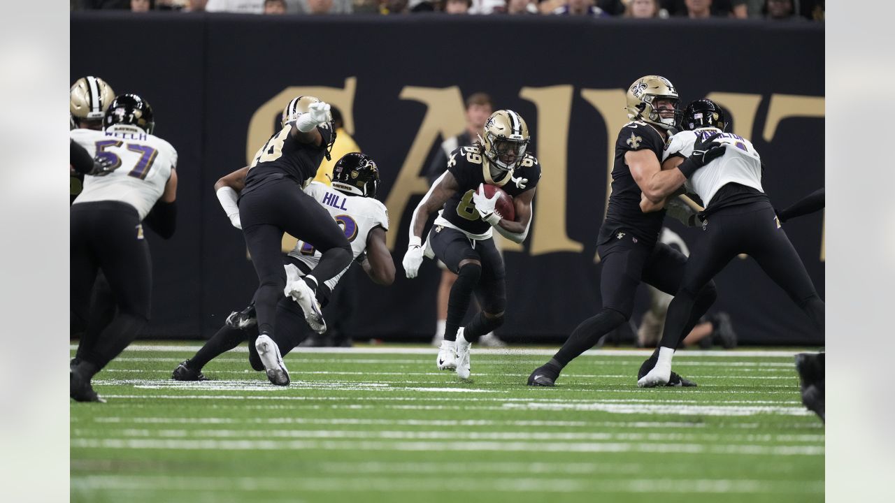 New Orleans, USA. 18th Dec, 2022. New Orleans Saints wide receiver Rashid  Shaheed (89) catches this pass on Atlanta Falcons safety Jaylinn Hawkins  (32) en route to a /68-yard touchdown during the