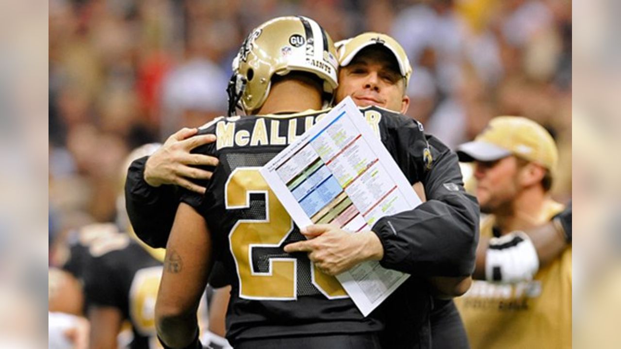 Former Saints RB Deuce McAllister Presents Check To School - Biz