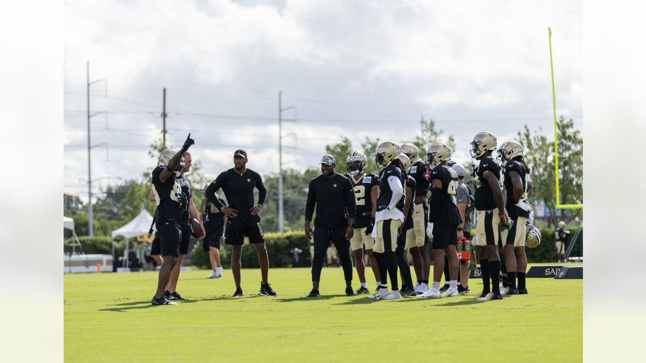 New Orleans Saints guard Lewis Kidd (66) runs through drills at the NFL  team's football training camp in Metairie, La., Wednesday, Aug. 2, 2023.  (AP Photo/Gerald Herbert Stock Photo - Alamy