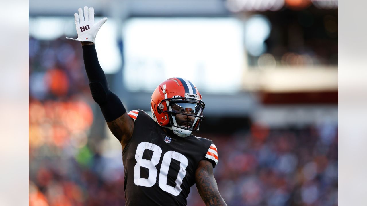 Former Browns WR Jarvis Landry signs with Saints