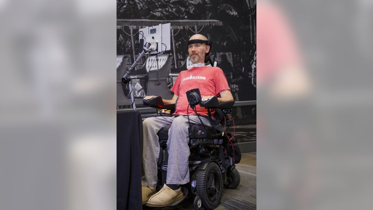 Valiant fight goes on for Cougars' Steve Gleason - Sportspress