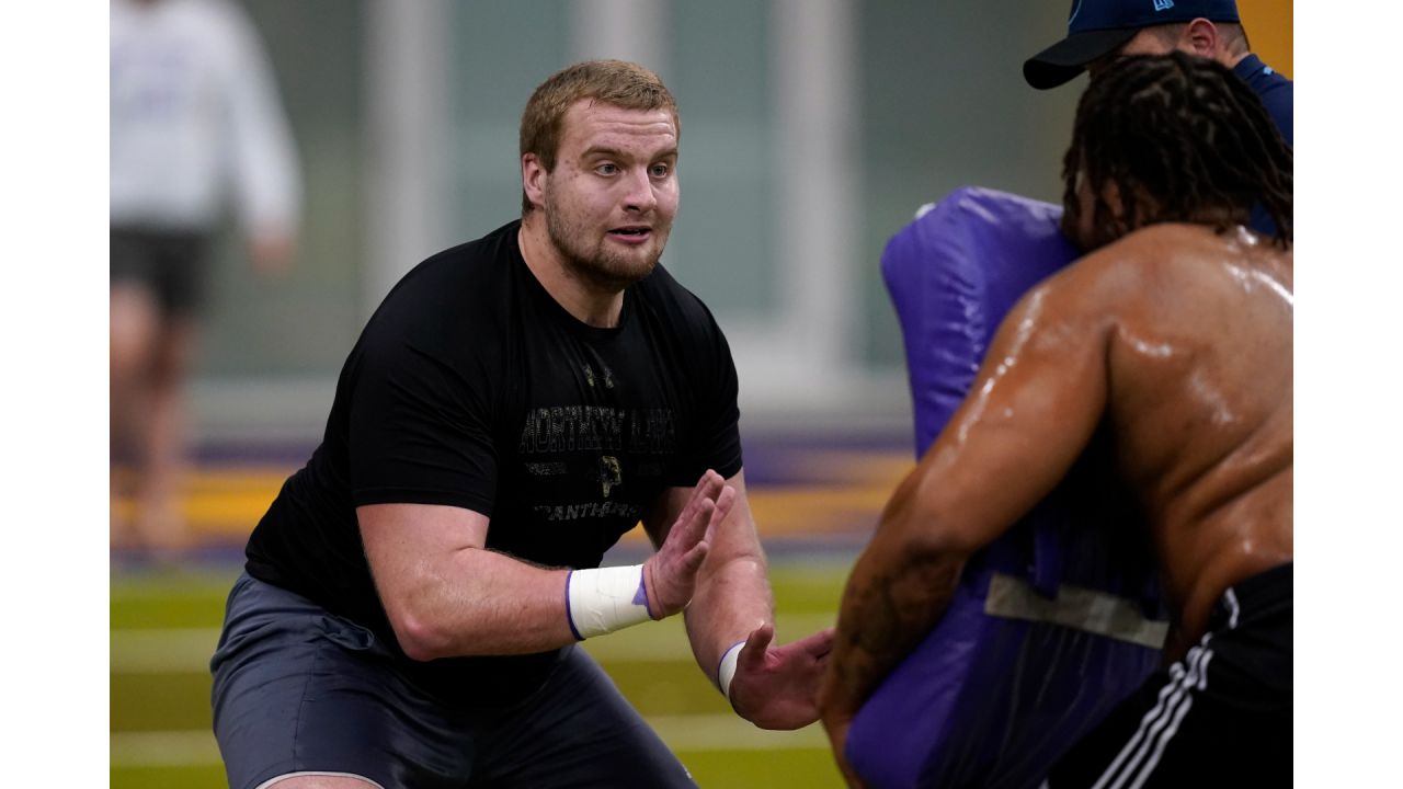 Newman Catholic alum Trevor Penning named UNI's Male Athlete of the Year; NFL  Draft is next, Sports