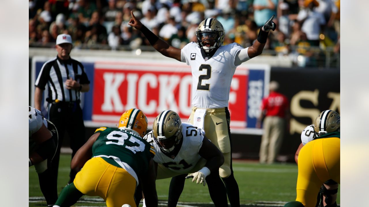 New Orleans Saints quarterback Jameis Winston (2) wears a Salute to Service  towel during an NFL