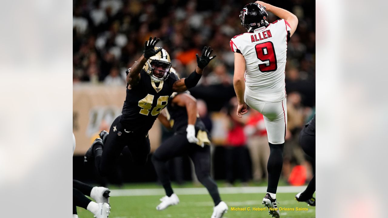 4-7 #Atlanta is breaking out the throwbacks today for the uniforms and for  the field as they take on the 9-2 #Saints today at 1:00…