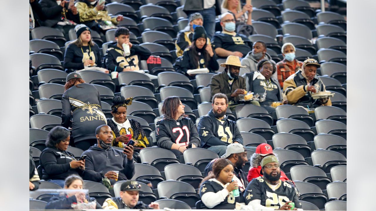 Saints Fans Celebrate New Superdome Sign Trolling Falcons[Photos]