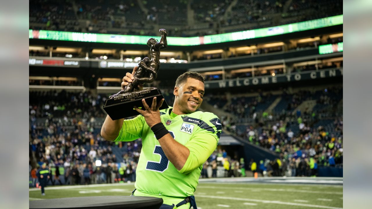 Russell Wilson Named 2019 Steve Largent Award Winner